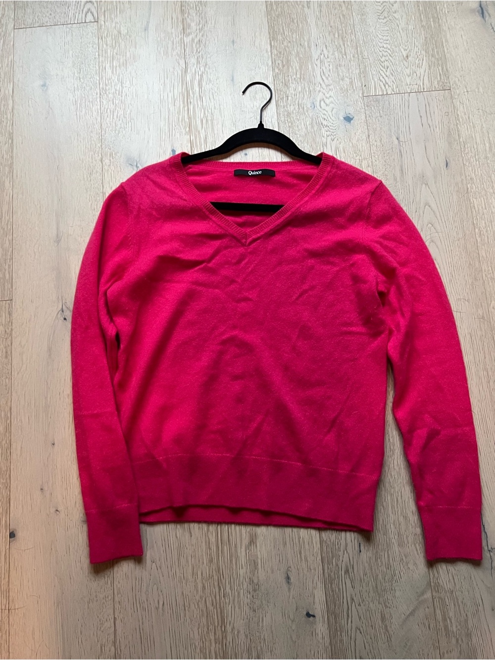 100% Cashmere Fuchsia V-Neck Women's Sweater